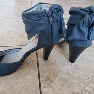 Beautiful posh shoes size 6M